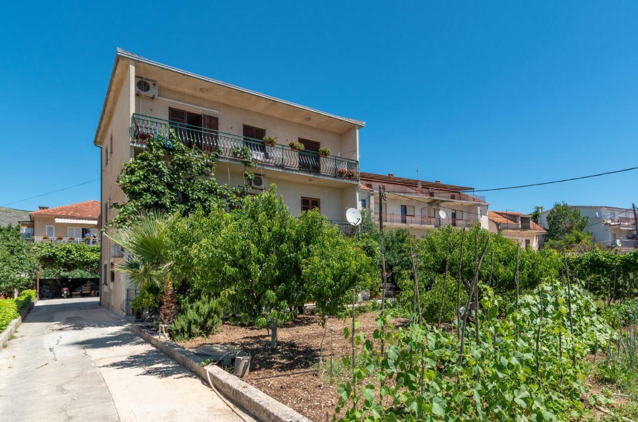 Kiwi Lejlighed Trogir Eksteriør billede